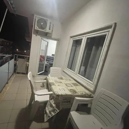Shtepi Pushimi Lägenhet *